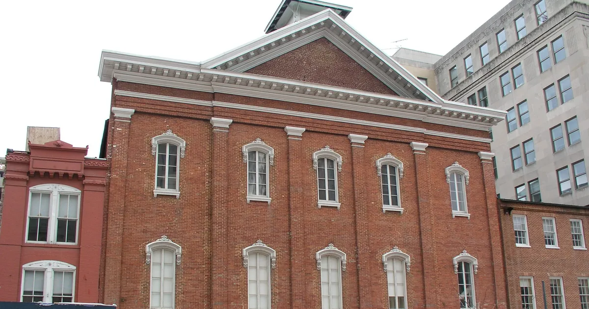 Picture of the front of Ford's Theatre
